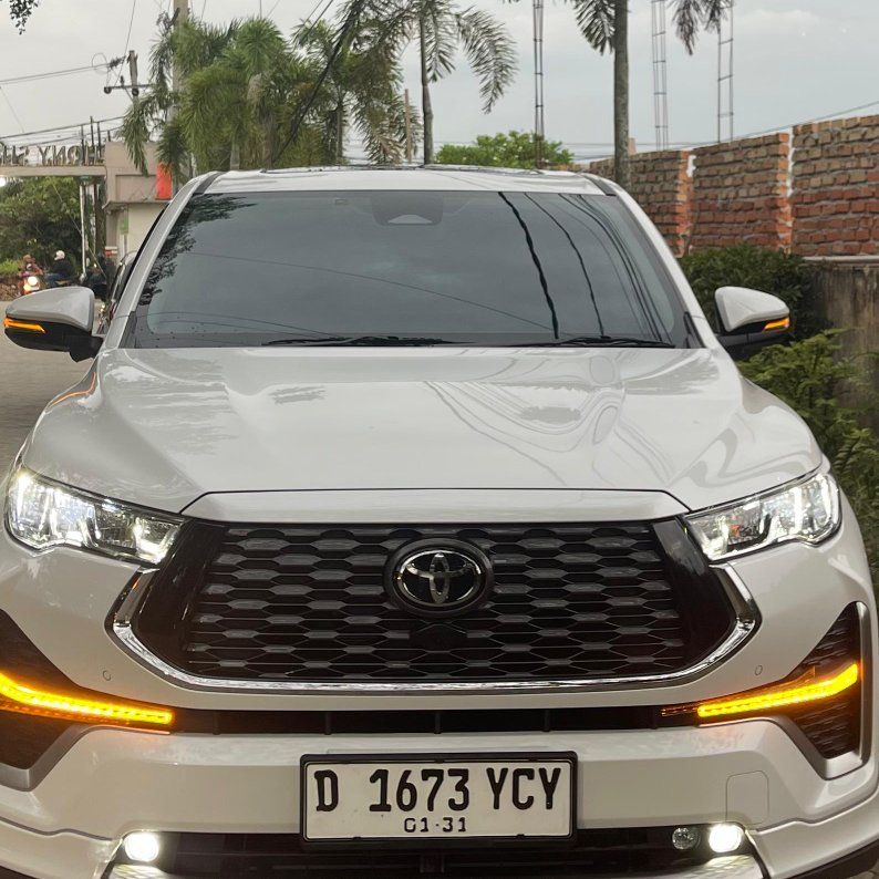 Toyota Innova Zenix 2.0 Q Hybrid TSS