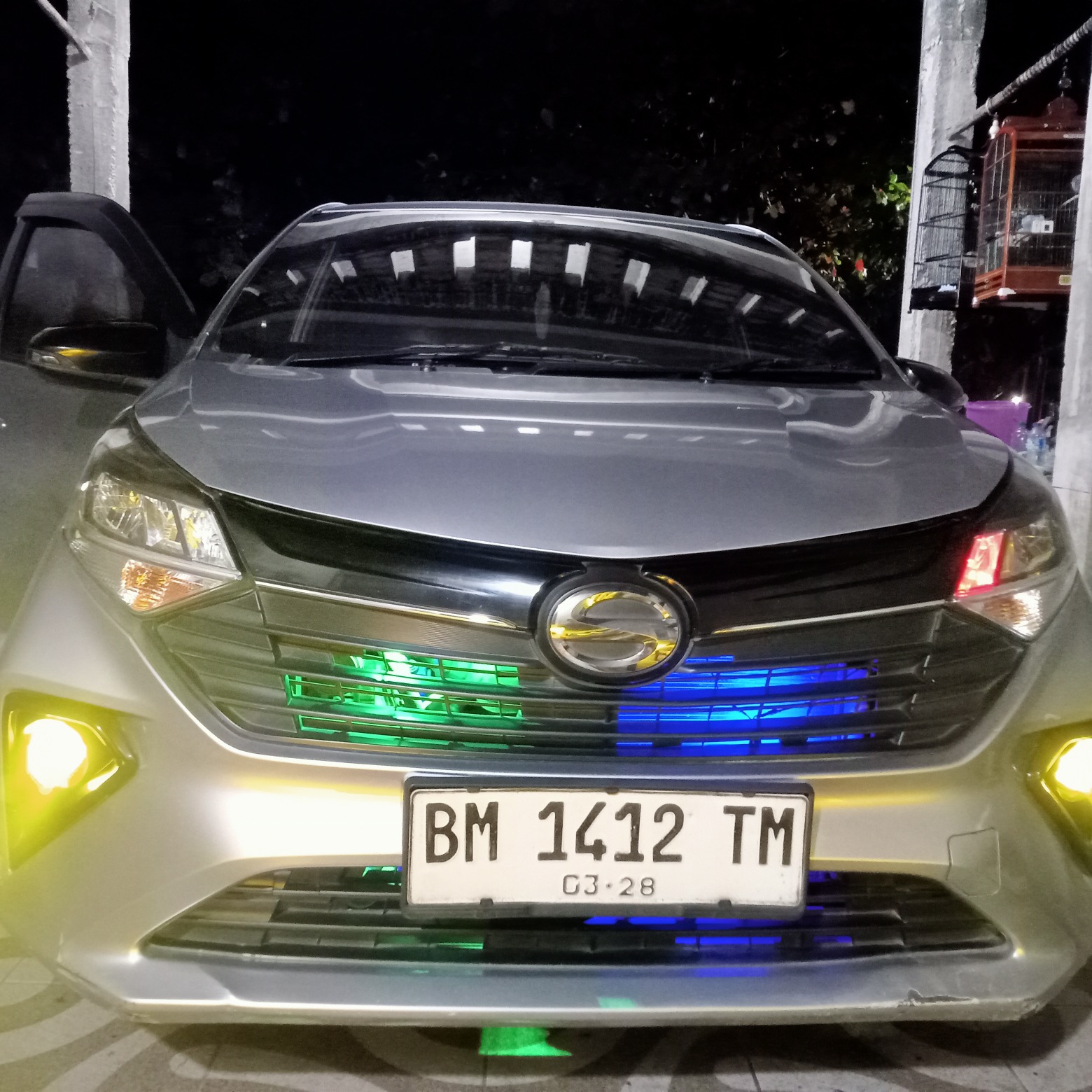Daihatsu Sigra 1.2 R CVT Deluxe